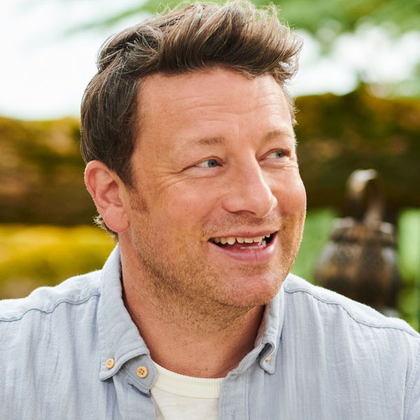 Jamie Oliver's Instagram, Twitter & Facebook on IDCrawl
